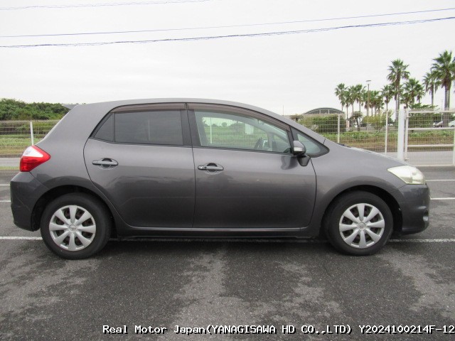 2011 TOYOTA AURIS thumbnail 4
