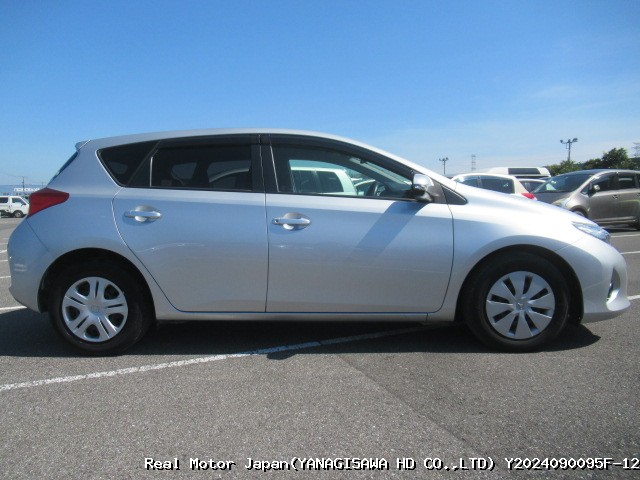2013 TOYOTA AURIS thumbnail 4