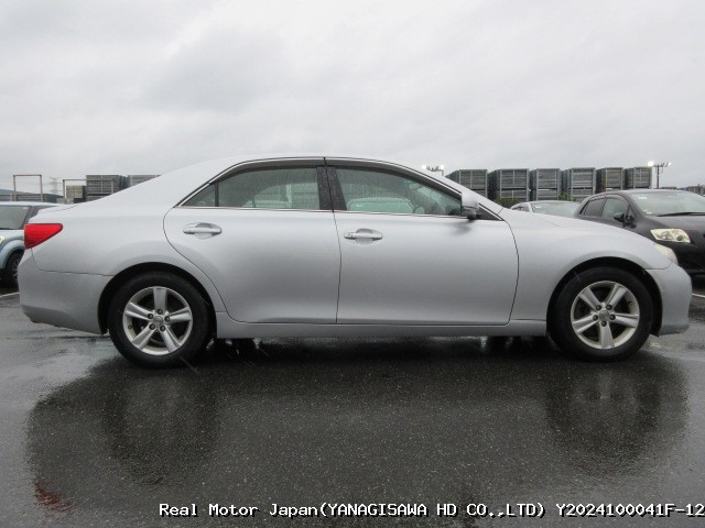2010 TOYOTA MARK X thumbnail 4