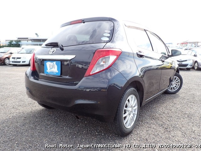 2012 TOYOTA VITZ thumbnail 4