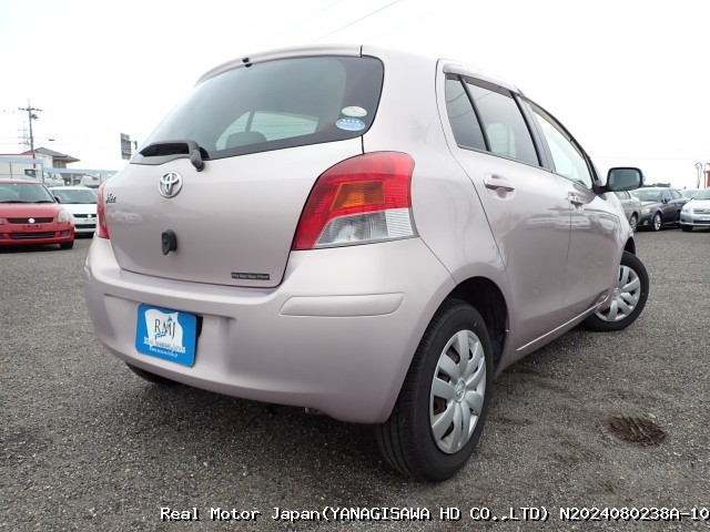 2010 TOYOTA VITZ thumbnail 4