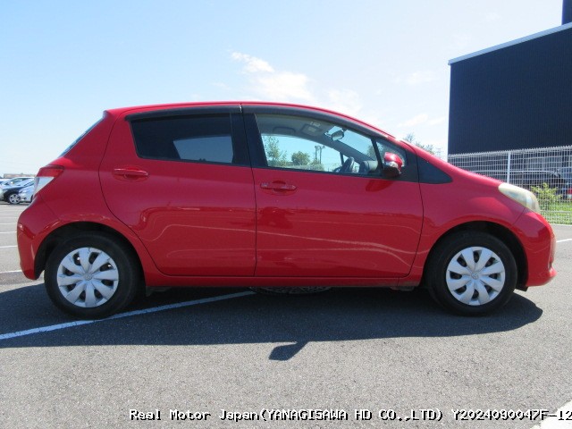 2011 TOYOTA VITZ thumbnail 4