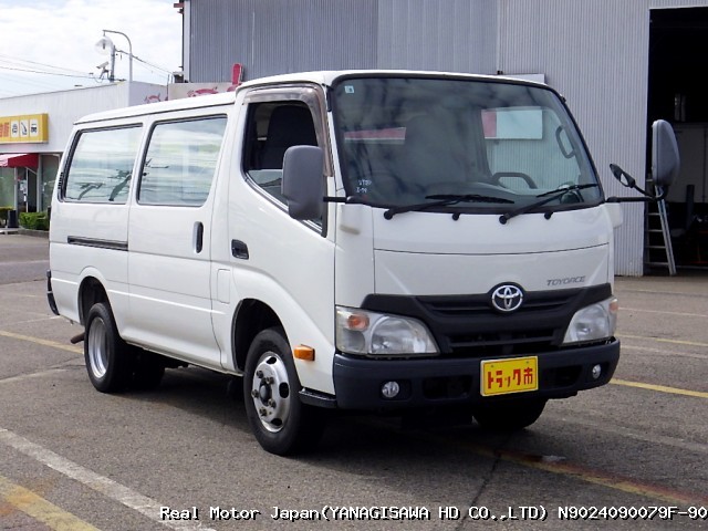 2013 TOYOTA TOYOACE thumbnail 4