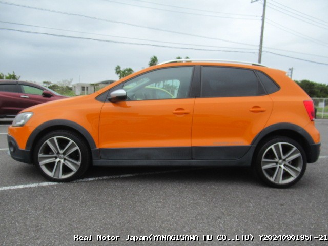 2011 VOLKSWAGEN CROSS POLO thumbnail 3