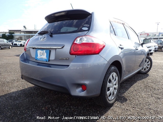 2010 TOYOTA AURIS thumbnail 4