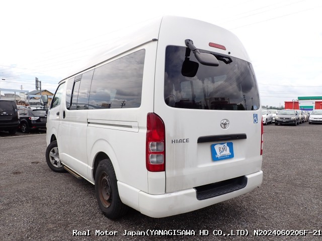 2010 TOYOTA HIACE VAN thumbnail 3