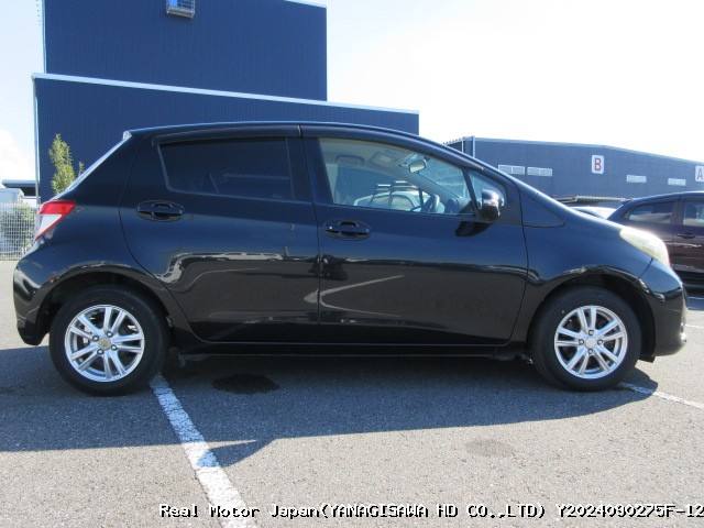 2012 TOYOTA VITZ thumbnail 4