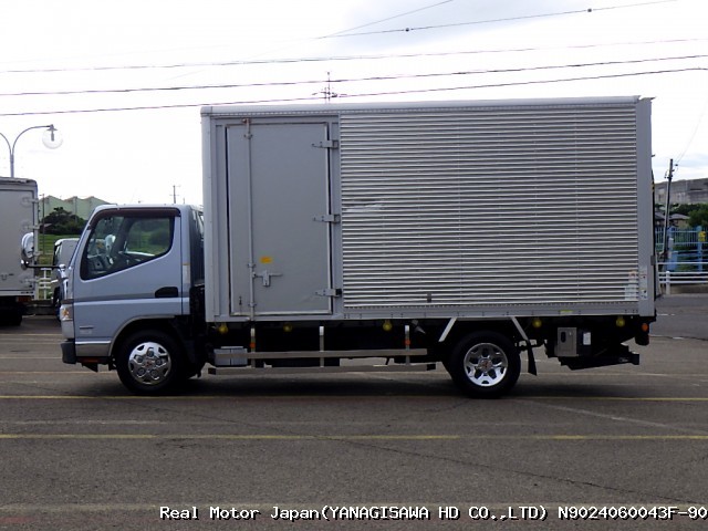 2017 MITSUBISHI CANTER thumbnail 3
