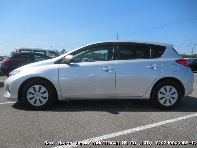 2013 TOYOTA AURIS thumbnail 3