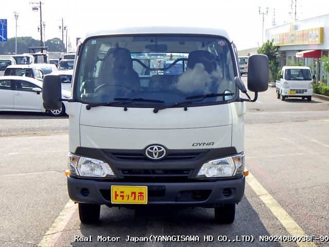 2017 TOYOTA DYNA thumbnail 3