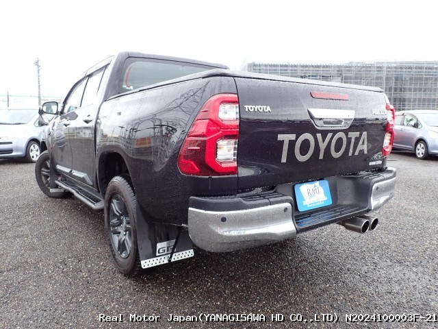 2022 TOYOTA HILUX thumbnail 3
