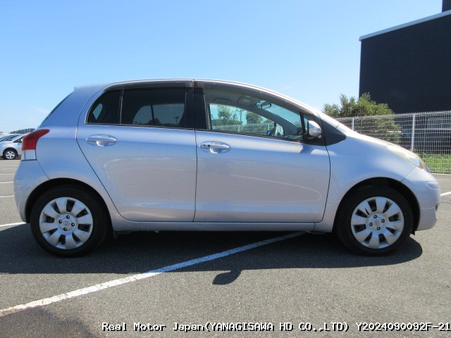 2010 TOYOTA VITZ thumbnail 4