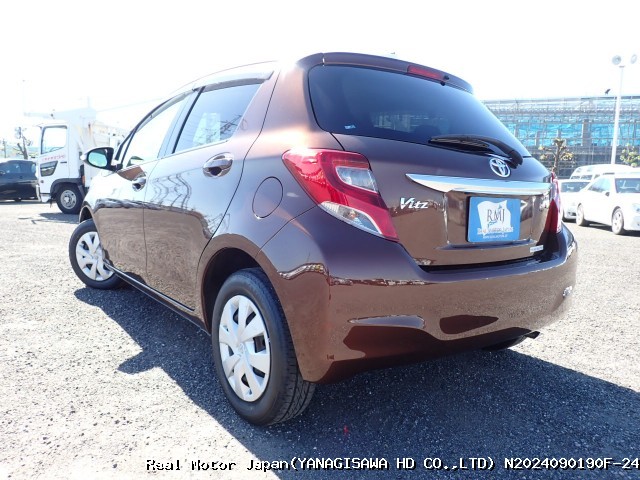 2014 TOYOTA VITZ thumbnail 3