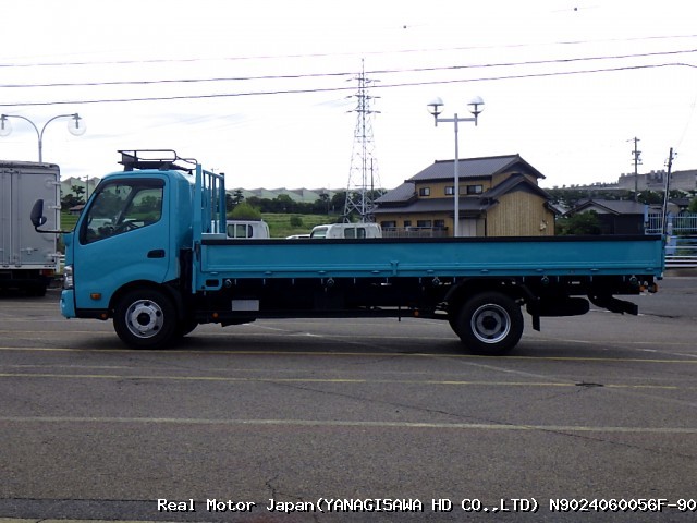 2015 TOYOTA DYNA thumbnail 3