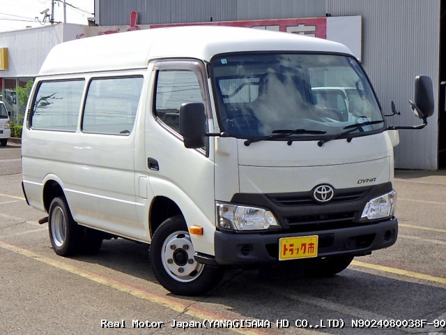 2017 TOYOTA DYNA thumbnail 2