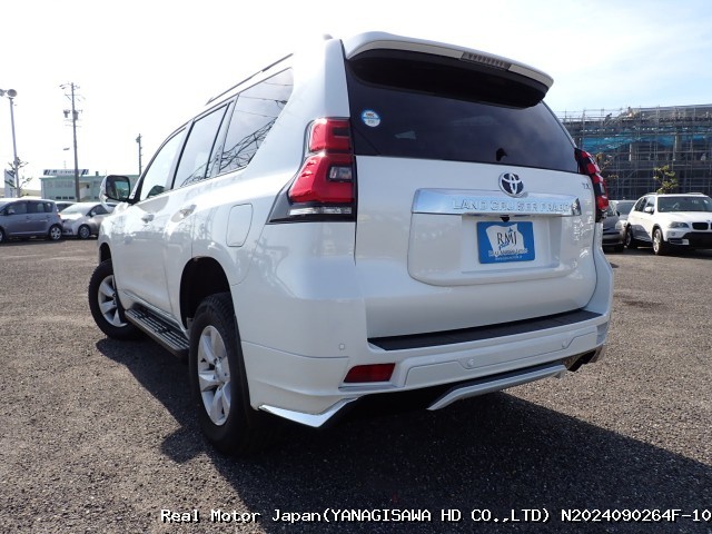 2022 TOYOTA LAND CRUISER PRADO thumbnail 3