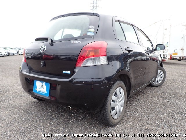 2010 TOYOTA VITZ thumbnail 4