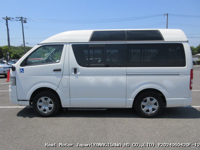 2010 TOYOTA HIACE VAN thumbnail 3