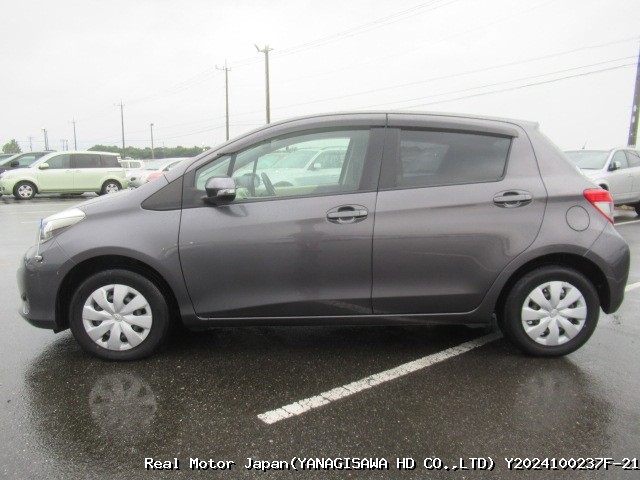 2011 TOYOTA VITZ thumbnail 3