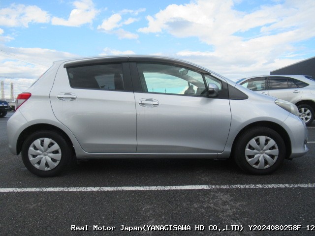 2011 TOYOTA VITZ thumbnail 4