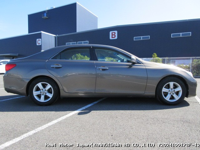 2010 TOYOTA MARK X thumbnail 4