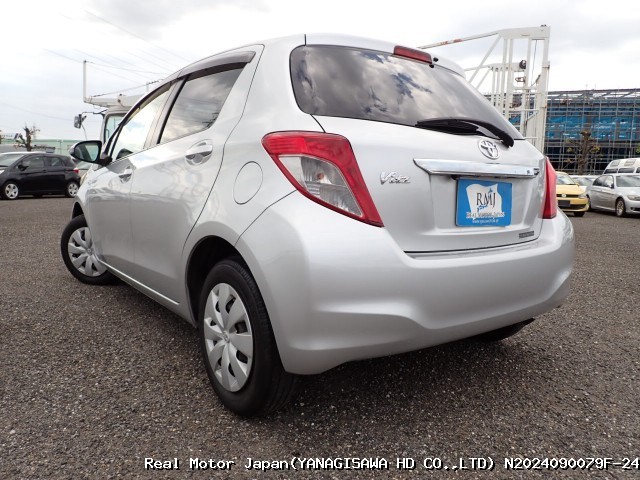 2011 TOYOTA VITZ thumbnail 3