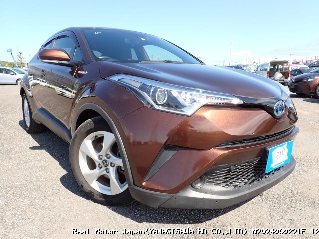 2017 TOYOTA C-HR thumbnail 4